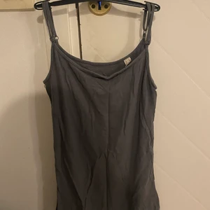 Mörkgrått linne - Mörkgrått linne från Esprit i storlek xs, använt men inga defekter