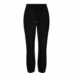 IVY Copenhagen black pants  - Aldrig använda. Str 38. Från IVY Copenhagen, ”Alice Sports pant”. Extremt sköna och kan användas både till vardags och fest.