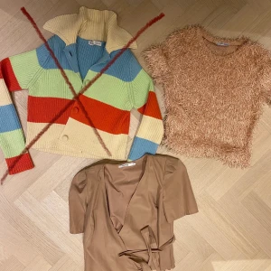 Rensar garderob  - Hej, jag rensar just nu ut min garderob allt från byxor, toppar, jackor, kjolar, klänningar och skor. Allt jag säljer är i fint skick och inga defekter. Om du ör intresserad av något plagg är det bara att höra av sig. (pris går att diskutera) Hoppar du hittar nåt du gillar<333