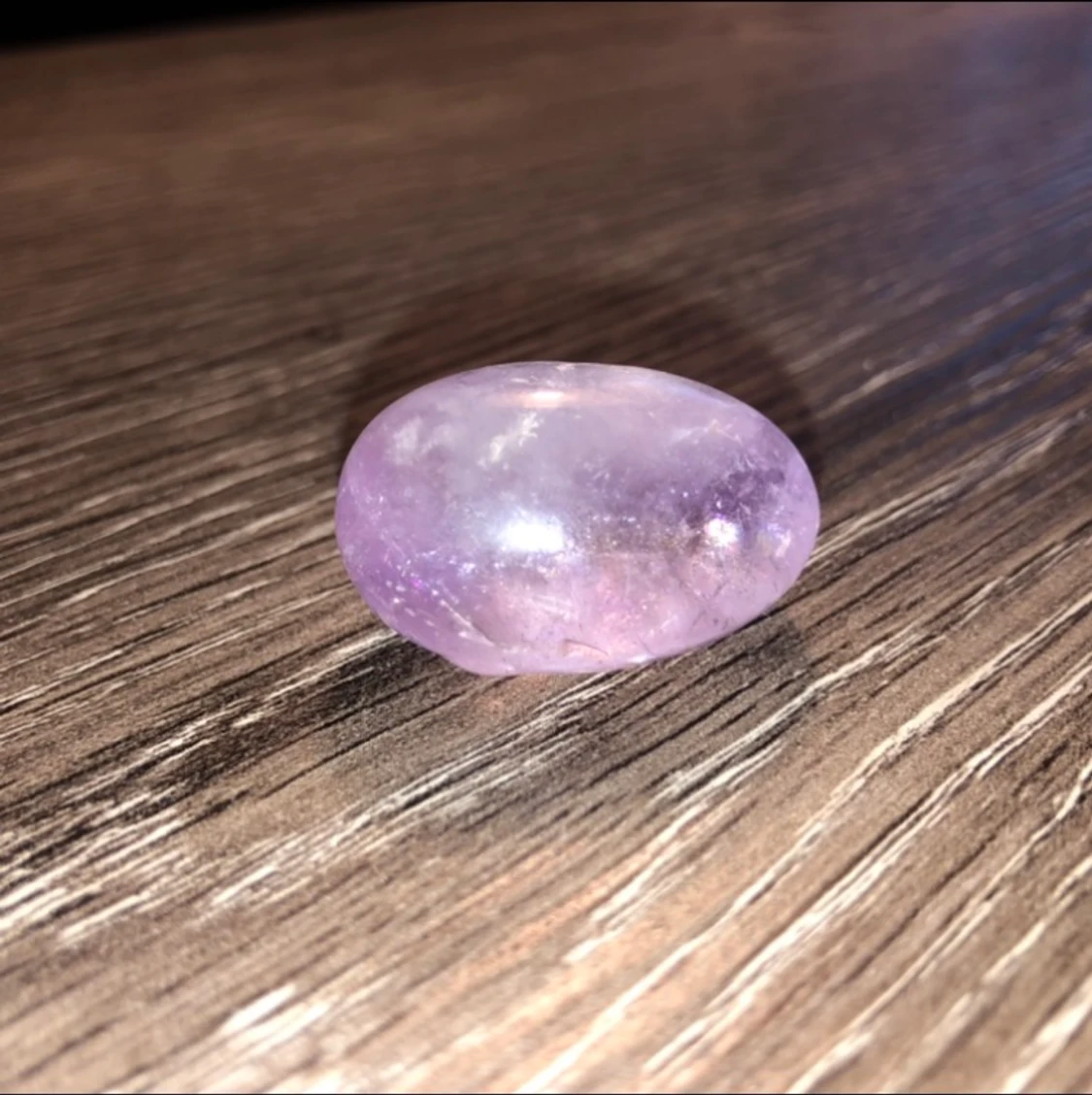 Ametist cuddle stone