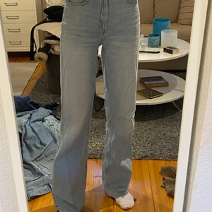 Jeans - Jeans i full length, knappt använda! 