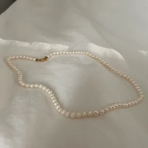 Pärlhalsband - Pärlhalsband köpt på Second hand❤️