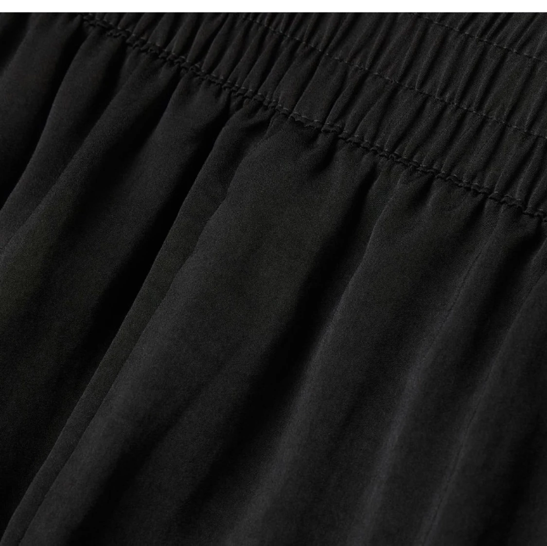 Svarta tygbyxor i storlek L - 90