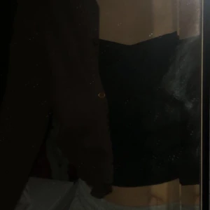 Brun Kofta - Fin brun kofta, Storlek XXS lite tajt i armarna annars funkar det för dem som har XS/S. Kom DM för fler bilder!