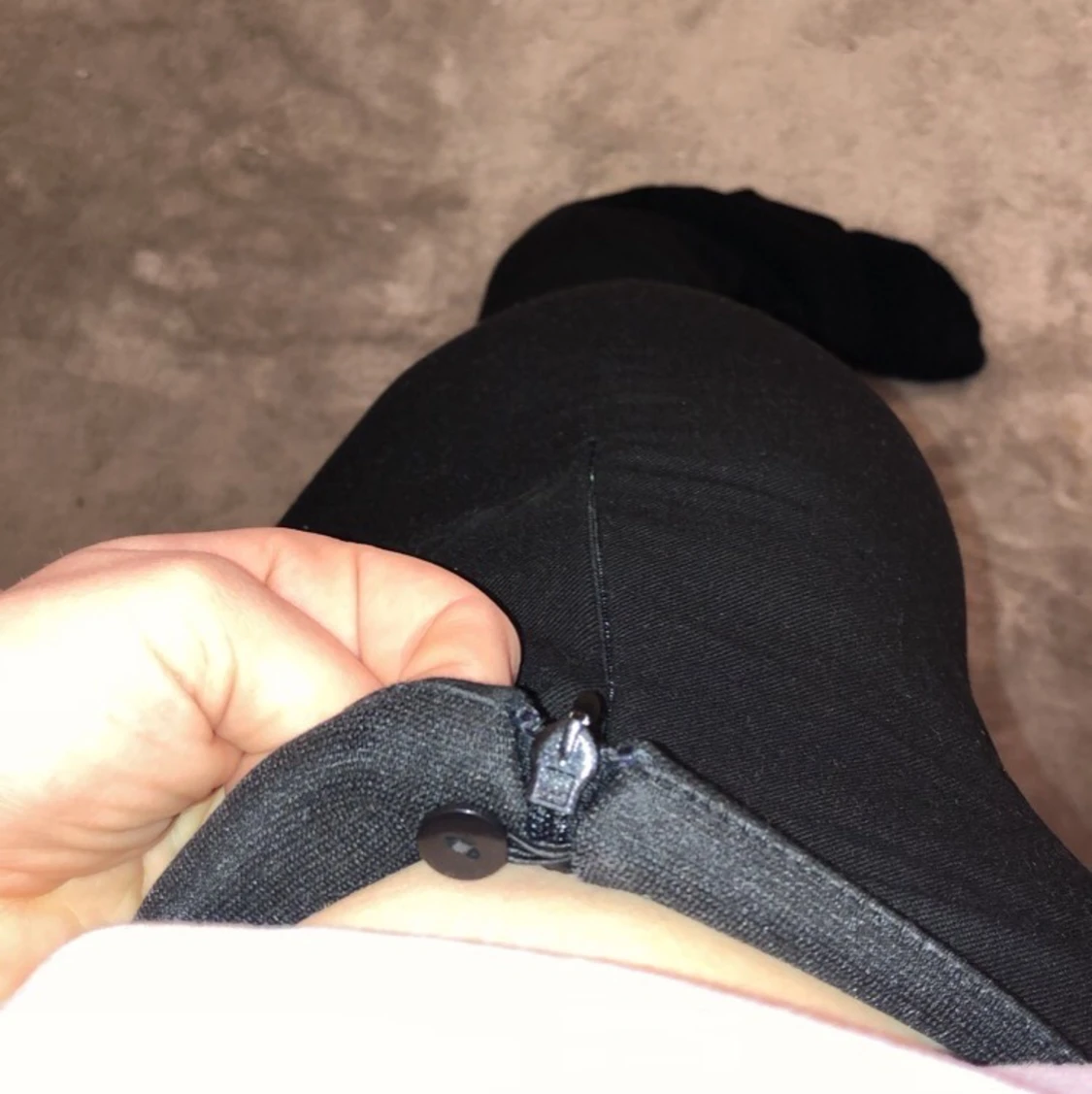 Svarta utsvängda byxor  - 90