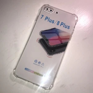 Genomskinligt skal - Genomskinligt skal, aldrig använt då det inte passar min mobil, till iPhone 7 Plus/ 8 plus. I silikon med skarpa kanter för att skydda!💖 frakt 11kr