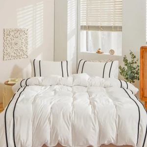 Lackan - Köpt från SHEIN den var för liten 200-160 inte använd 