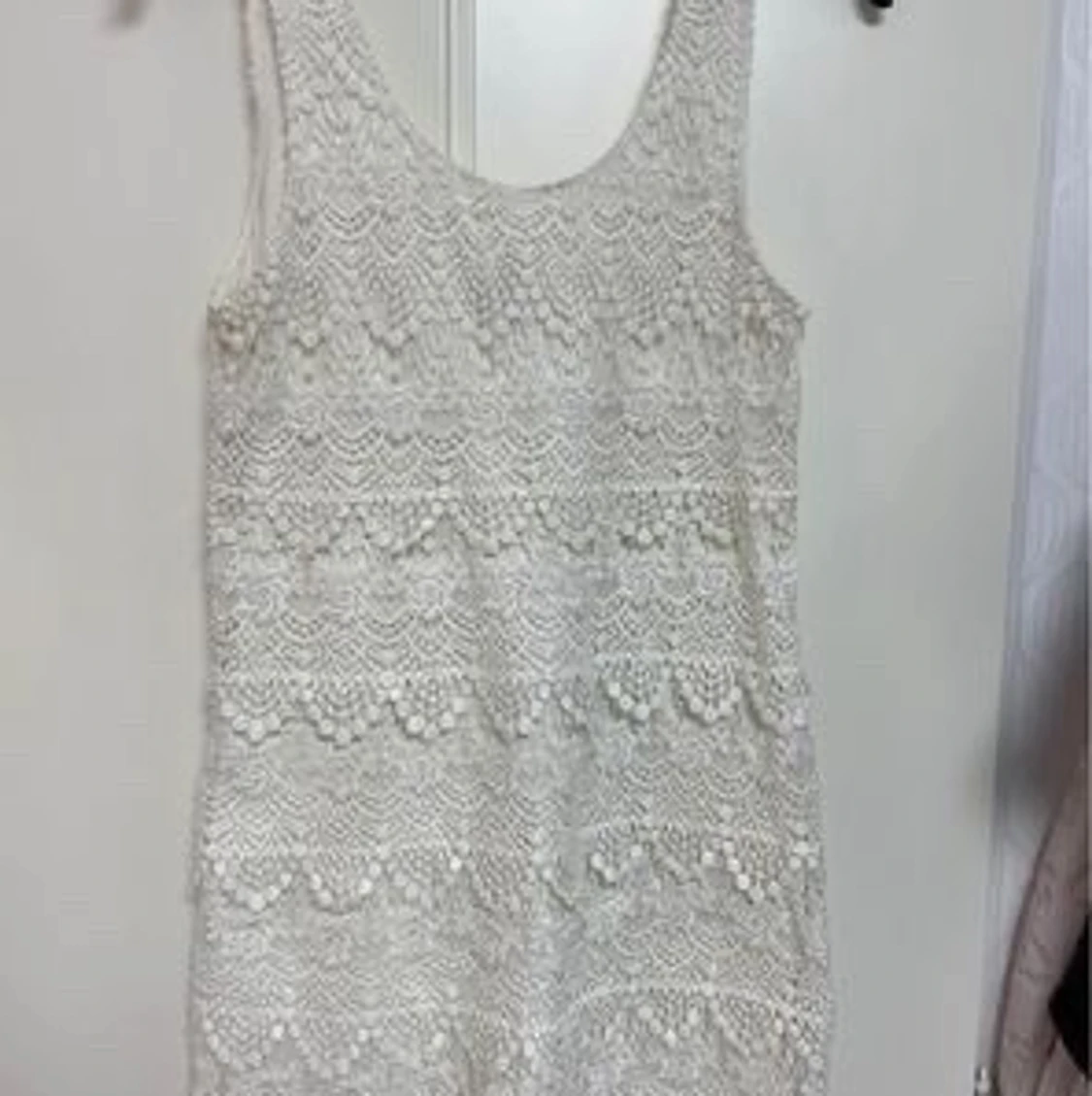 virkad kort klänning 