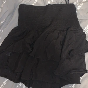 Kjol kan ha som topp oxå - En kjol från shein kan ha den som tröja om man vill