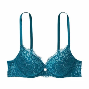 Victoria secret bh - Säljer min as snygga bh från Victoria secret ,  aldrig andvänd då den är förliten, säljer då det är onödigt att slänga den , st 70C, nypris var 700