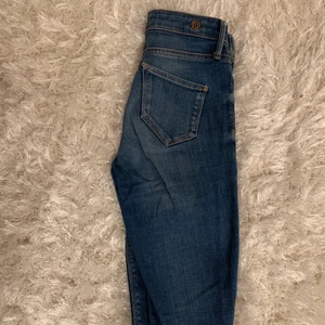 River island jeans Molly  - Tighta, snygga jeans från River island i storlek 6 (XS) som tyvärr blivit för små, fint skick. 