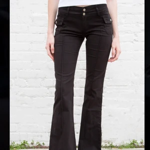 Agatha pants brandy Melville  - Oanvända byxor från brandy Melville som tyvärr var för korta för mig som är 172. Nypris 400+ frakt och till. Kan mötas på Södermalm!💕