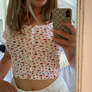 Gullig topp  - Använder aldrig. Köparen står för frakt❤️⚠️OBS⚠️ DETTA PLAGGET ÄR INTE SÅLT, fel inskrift 