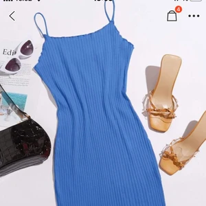 Söker - Söker dom här klänningar från shein i storlek xs. Helst denna färg men annan funkar också. Betalar Max 50kr. Dm om du har nått liknande att sälja 💞💞