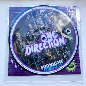 one direction midnight memories limited edition 7” vinyl. ( harry styles, louis tomlinson, zayn malik, niall horan & liam payne )  - (såld❗️) one direction midnight memories limited edition 7” vinyl. ( harry styles, louis tomlinson, zayn malik, niall horan & liam payne ) sida a: midnight memories, sida b: rock me (live) 