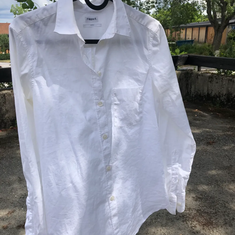 En perfekt vit skjorta i bra skick☺️. Skjortor.