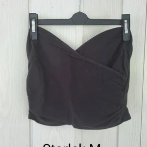 Crop topp - Magtröja från gina tricot