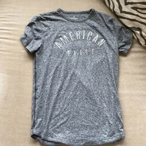 T-Shirt med tryck - Storlek M