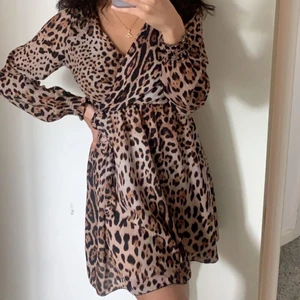 Leopard klänning  - Jätte fin sommarklänning 