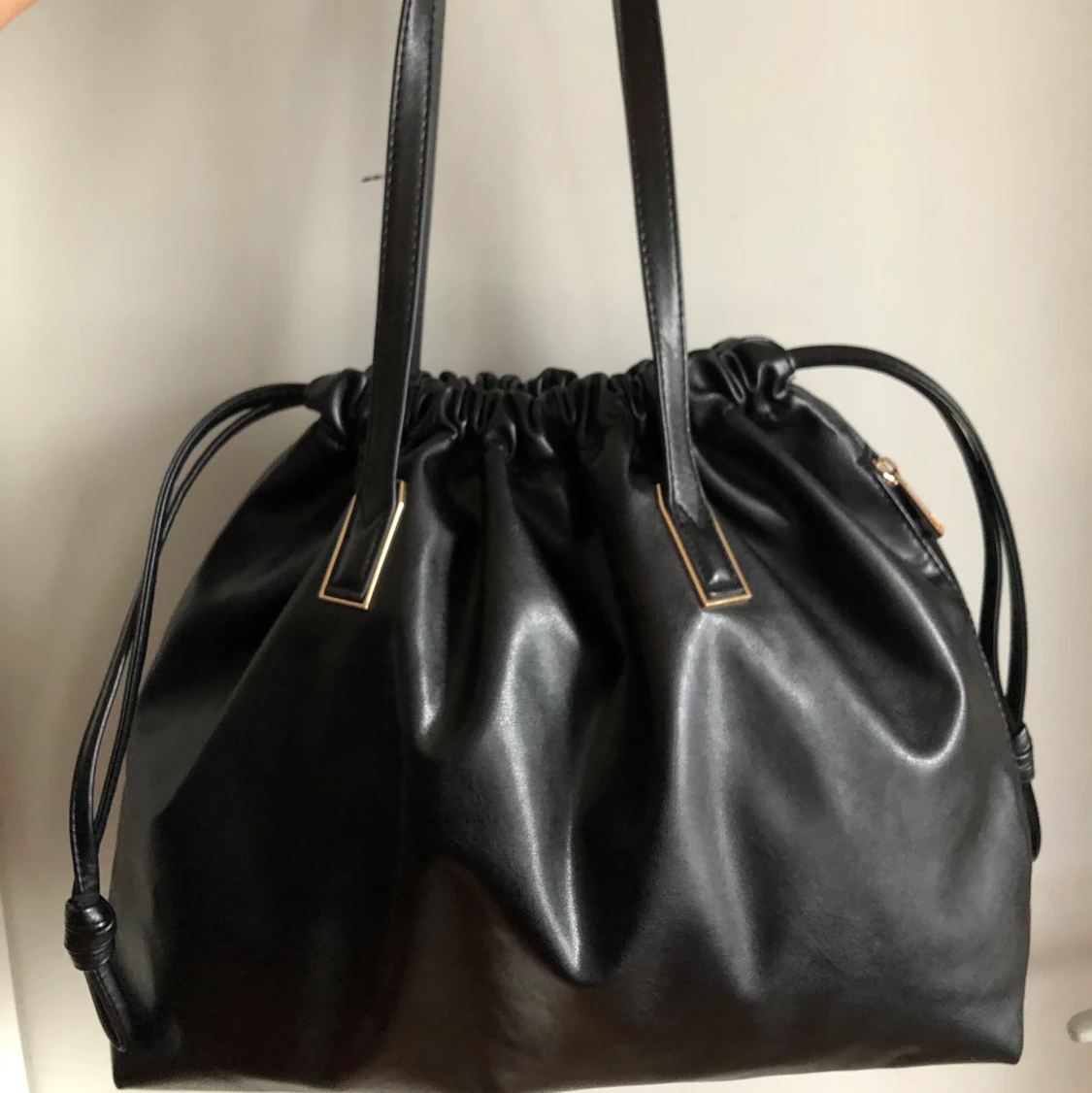 SVART VÄSKA H&M - 90