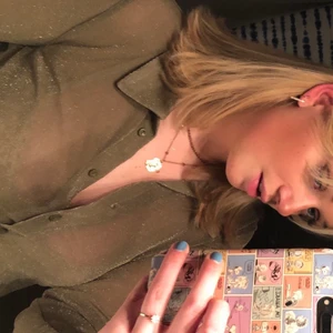 Fest-topp  - Säljer min grön/bruna festtröja från BikBok. Köpt i höstas, men använder aldrig. Använd ca 1 gång så bra skick.