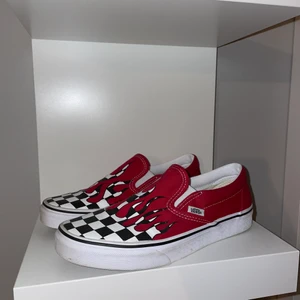 Vans skor - Säljer så dom är för små, Köpta i New York, använda Max 2 gånger