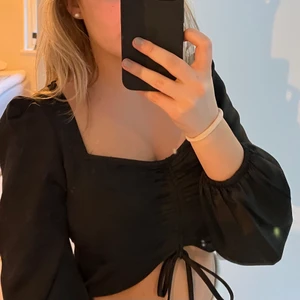 Nelly - Jätte fin oanvänd fest topp från nelly, prislappen kvar. Säljer pga för liten💗 stolek 36 men liten i storleken så mer som en 34