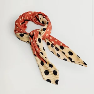Dotted scarf from Mango - Selling this patterned dotted scarf from Mango. Bought for 250 kr. Condition like new. Payment only through bank transfer or cash.