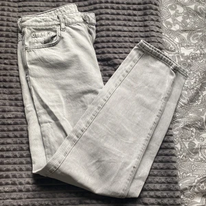 Mom-jeans från Gina-Tricot - Endast använda 1 gång 💗