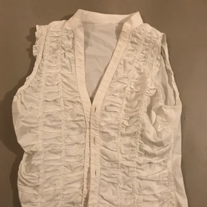 Skjorta - Snygg skjorta som jag köpte second hand men har knappast andvänt den!