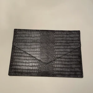 Datorfodral från ByBianca - Datorfodral från ByBianca. I jättebra skick. Säljer för 250kr + frakt 