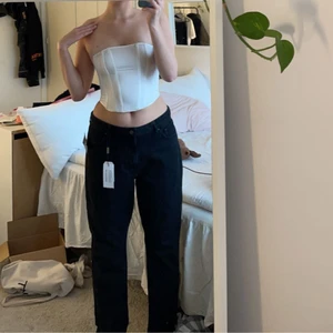 Lågmidjade jeans  - Svin snygga lågmidjade svarta jeans från Nelly i nyskick❤️‍🔥 nypris: 599kr 