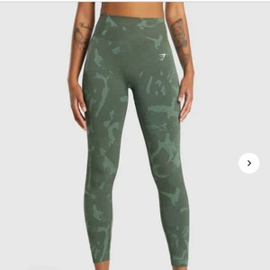 GYMSHARK ADAPT CAMO SEAMLESS  - Storlek M, endast använda 1 gång.