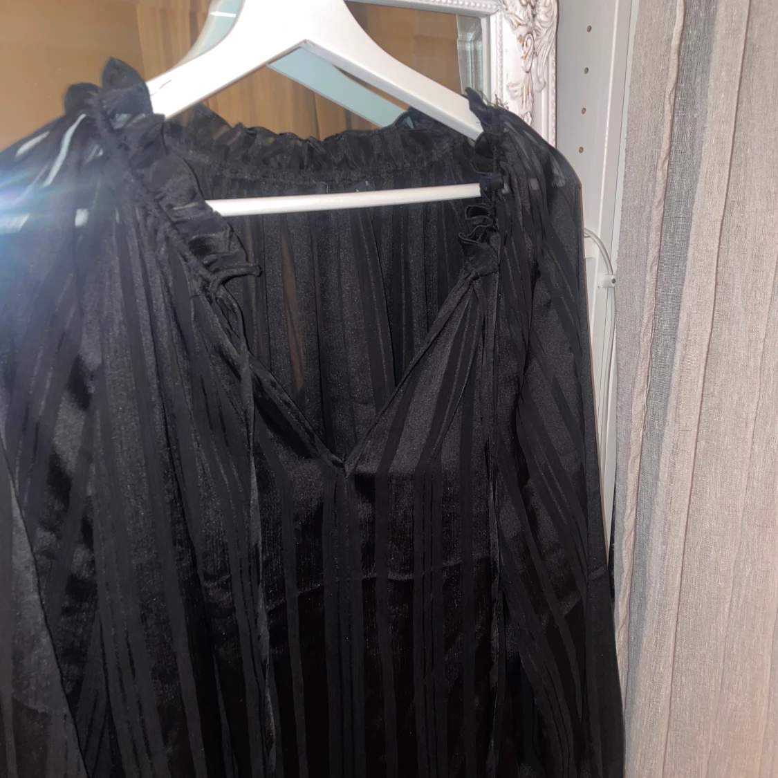 Svart genomskinlig blus  - 90