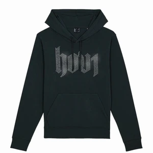HOV1 hoodie limited edition  - Säljer min hov1 hoodie från deras senaste släpp, har använt den Max en gång då jag varit väldigt rädd om den sen har den inte kommit till användning. Inga fläckar eller någonting och alla stenar är kvar så den är som ny💞 strl S, skickar mer bilder om ni frågar!