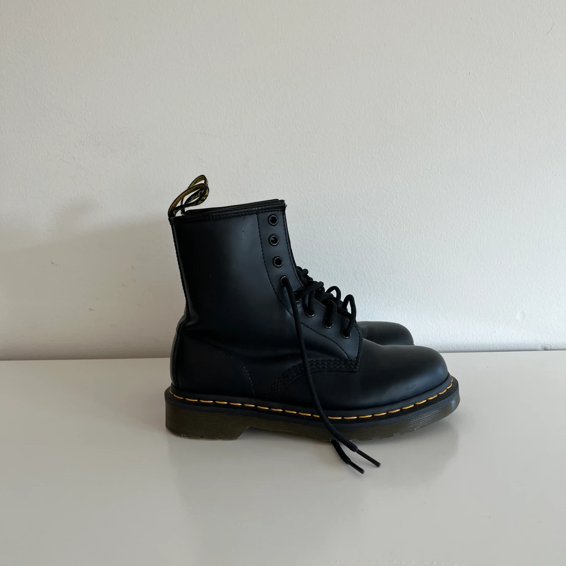 Dr Martens Leather Black boots sz 37 