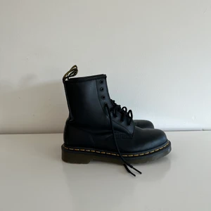 Dr Martens Leather Black boots sz 37  - I bought these shoes a little while ago and I only wore them once! They are in perfect condition. I am selling them because I replaced them with the vegan version. Original price was 1400kr