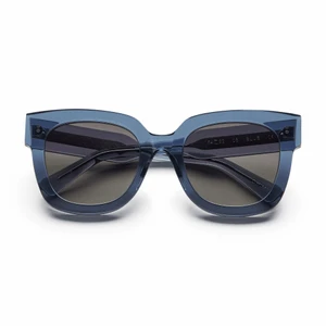 Chimi eyewear 08 blue - Bara använda 1-2 gånger sedan har de legat i boxen helt oanvända. 