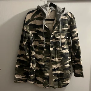 Jacka från H&M - Säljer pga den inte används mer, strl S