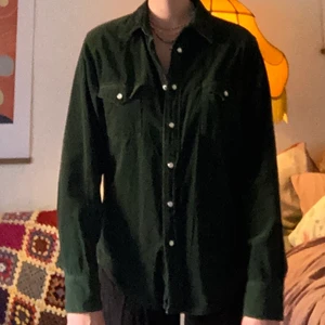 Härlig manchestersskjorta  - trevlig skjorta i fint skick!! 