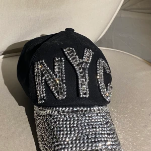 New York keps - En gammal keps som är köpt på Manhattan som inte kommer till användning längre🤍