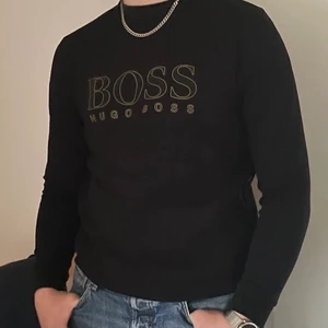 Tröja från Hugo boss!  - Tröjan är i storlek XL, i nyskick. Du står för frakten! :)