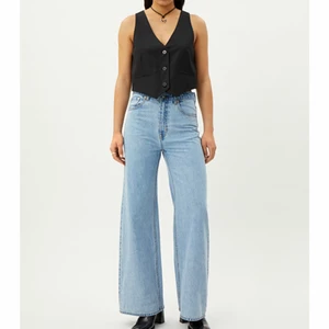 Ace Wide leg jeans  - Ljusa fina jeans till våren från Weekday knappt använda, strl W24/L30