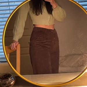 manchester byxor - bruna manchester byxer från shein som är överdrivet sköna att ha på sig!