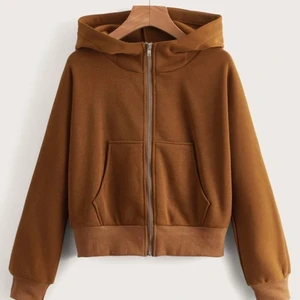 Super mysig Hoodie  - Säljer denna super mysiga och härliga zippern från Shein, perfekt nu till hösten/ vintern. Den är i nyskick! Hör av dig vid frågor💕💕💕 Frakt kollas upp vid köp! Den är i storlek L men skulle säga att den passar S- L beroende på hur man vill att den ska sitta. Den är liten i storleken. 