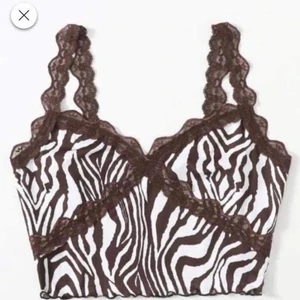 SHEIN top str. xs - Helt ny, kom til at bestille to.