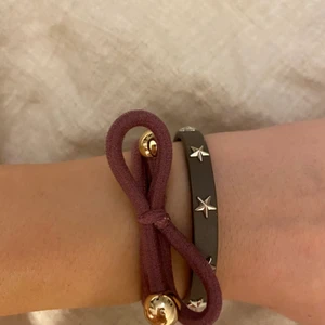 Armband 💕 - Säljer detta fina armband från DARK. Köpte för ungefär en månad sedan armbandet är i jättebra skick. Köpte armbandet för 399 kr så säljer för 300 kr. Köparen får betala för frakt!🤩