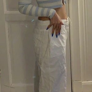 Linnebyxor! - Säljer mina älskade linnebyxor! Alla bilderna är mina! Säljer då jag har ett par liknande.  Buda i kommentarerna från 100kr