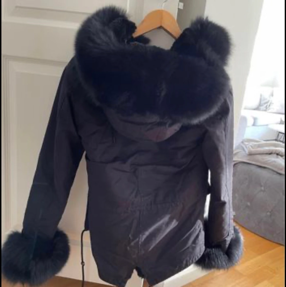 PARKASJACKA (KORT I LÄNGDEN) STORLEK - M - 90