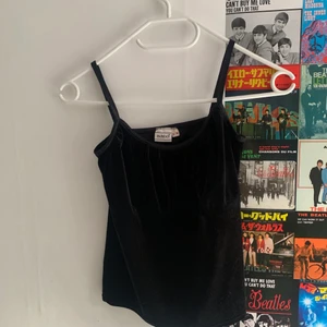 linne - Säljer det här linnet! Vet ej vart det är ifrån, aldrig använt av mig! Frakten ingår ej i priset!😊